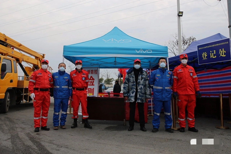 轮值志愿者(左起第三 李强)_副本 轮值志愿者(左起第三 李强)_副本